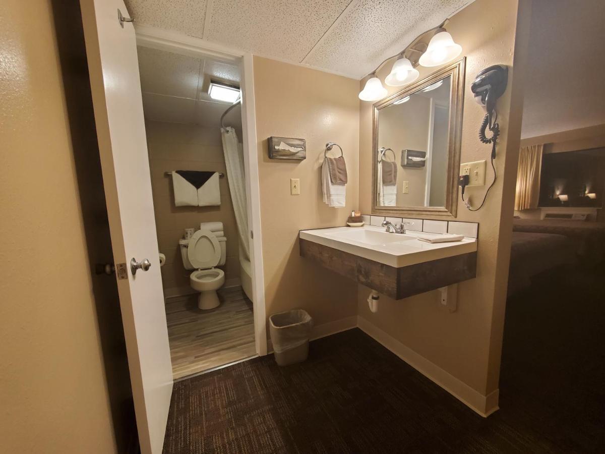 Kansas Country Inn Oakley Екстер'єр фото
