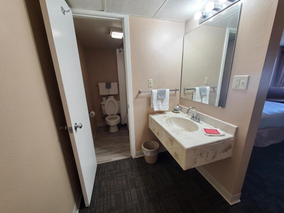 Kansas Country Inn Oakley Екстер'єр фото