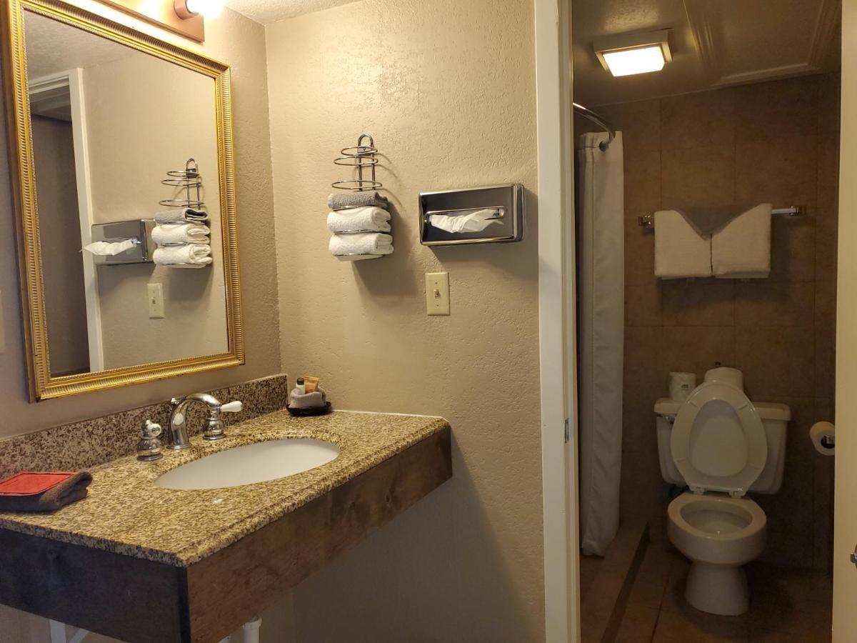 Kansas Country Inn Oakley Екстер'єр фото