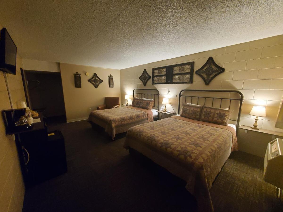 Kansas Country Inn Oakley Екстер'єр фото