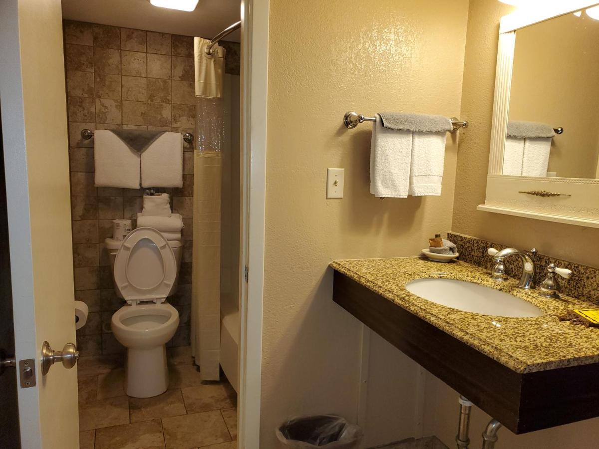 Kansas Country Inn Oakley Екстер'єр фото