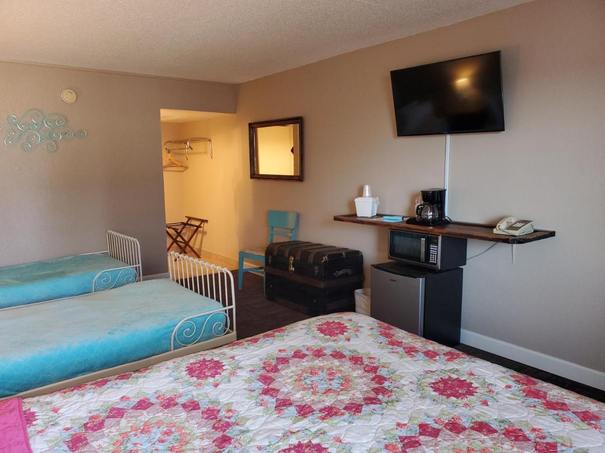 Kansas Country Inn Oakley Екстер'єр фото