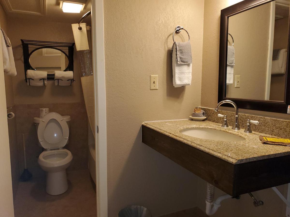Kansas Country Inn Oakley Екстер'єр фото