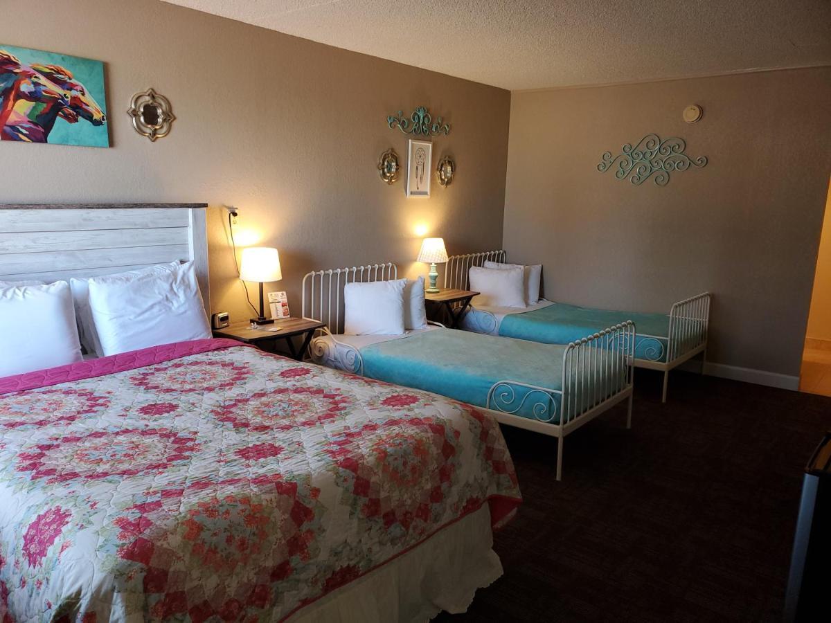 Kansas Country Inn Oakley Екстер'єр фото