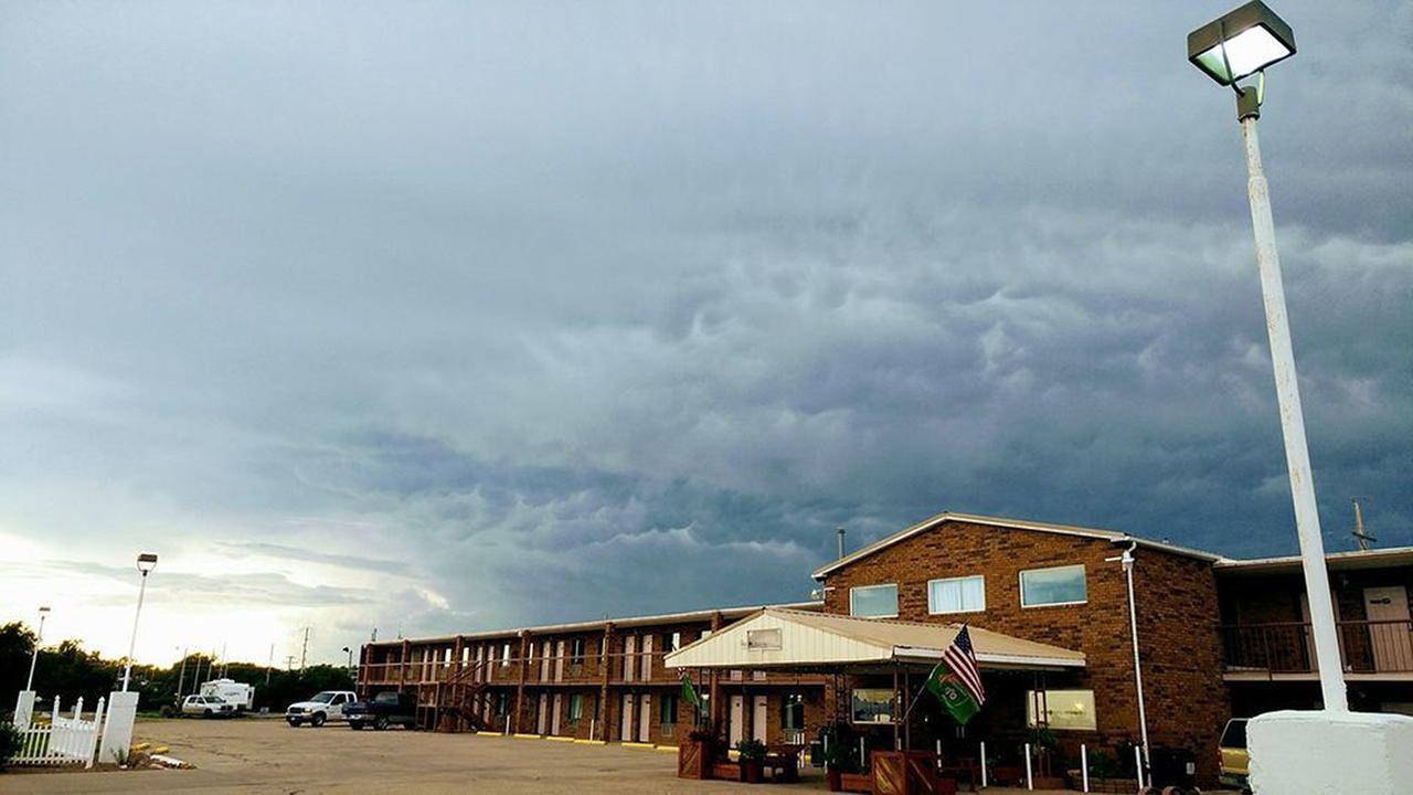 Kansas Country Inn Oakley Екстер'єр фото