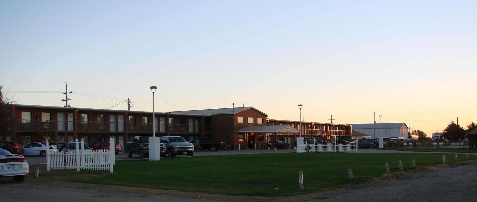 Kansas Country Inn Oakley Екстер'єр фото