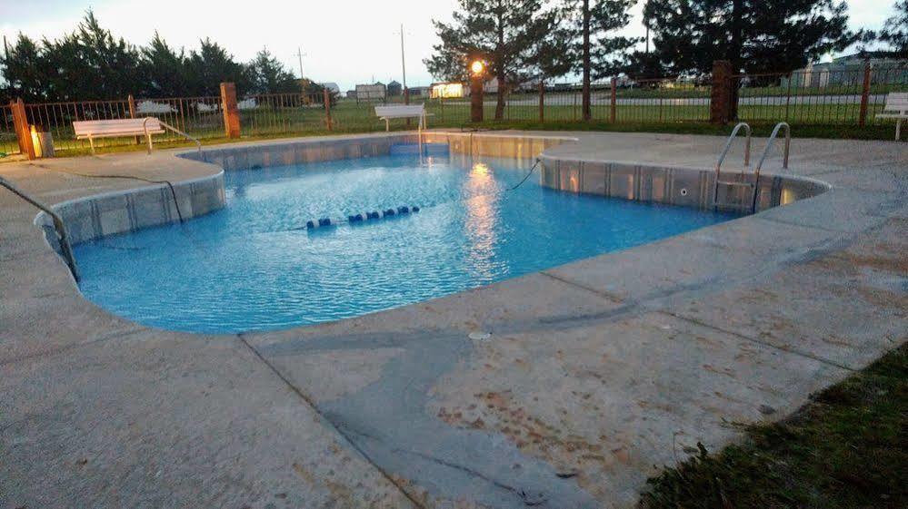 Kansas Country Inn Oakley Екстер'єр фото