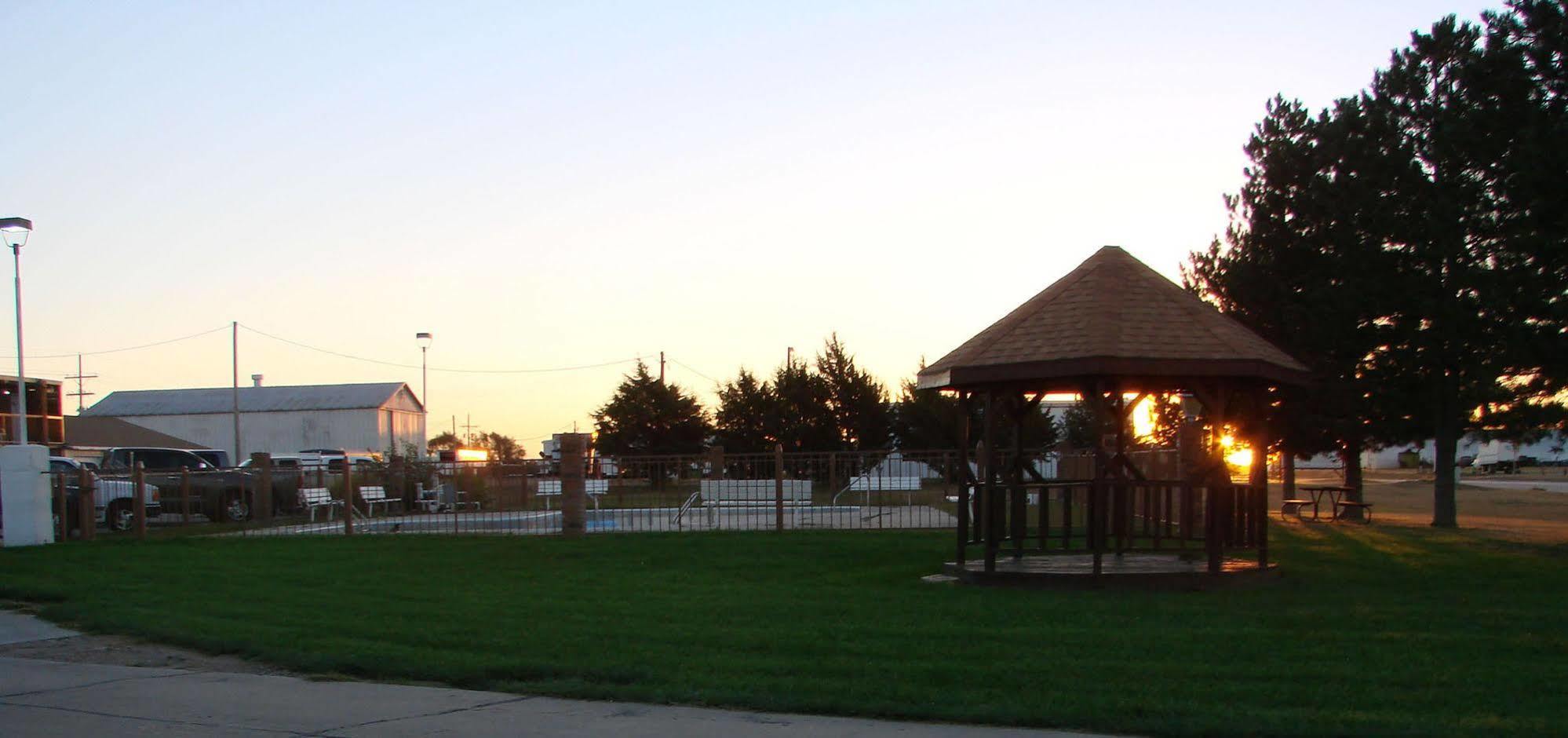 Kansas Country Inn Oakley Екстер'єр фото