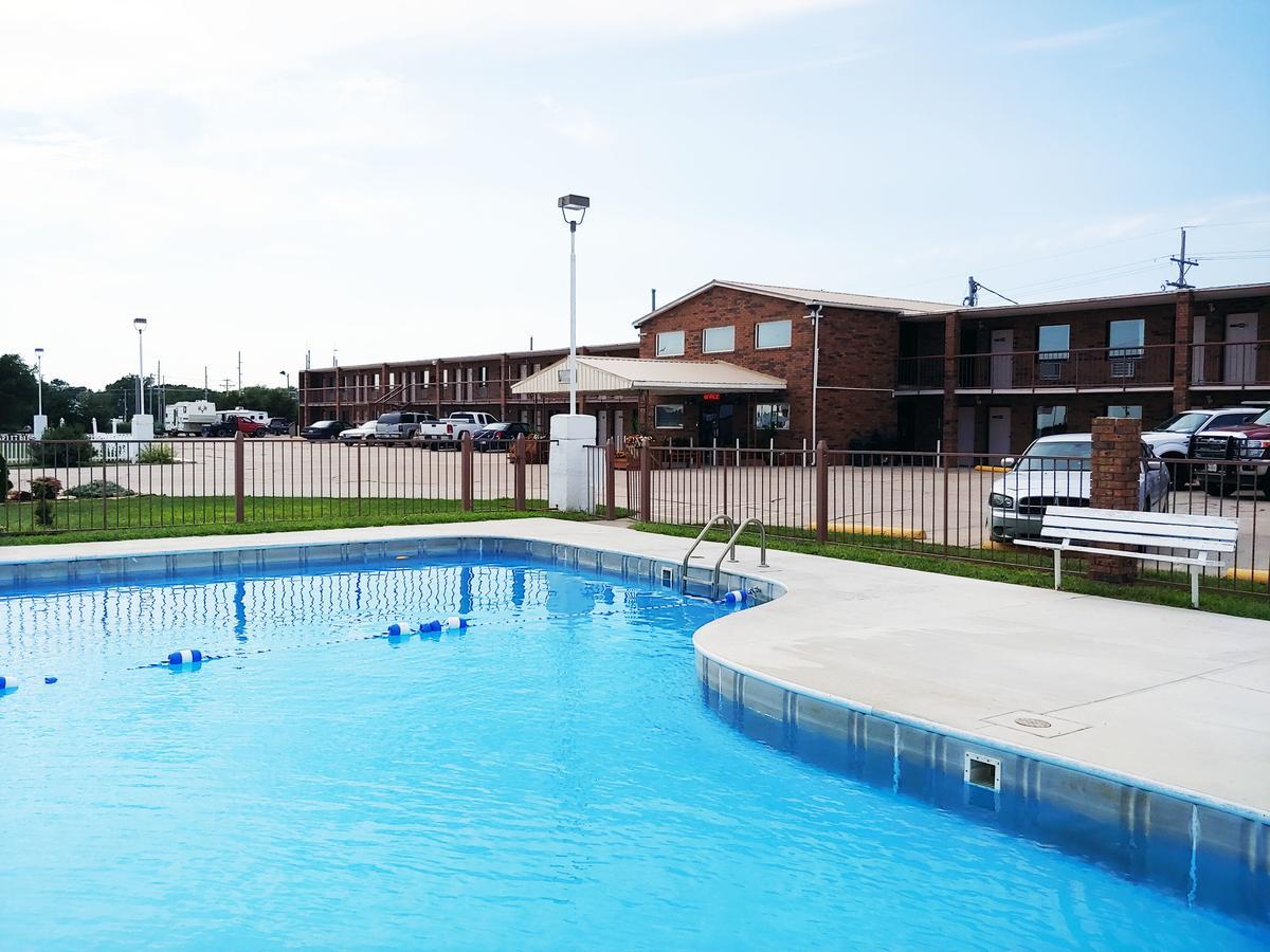 Kansas Country Inn Oakley Екстер'єр фото